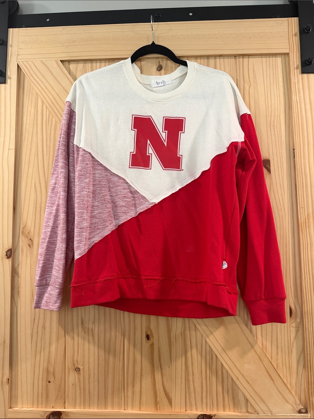 Colorblock Crewneck Pullover Sweater in Cream and Red